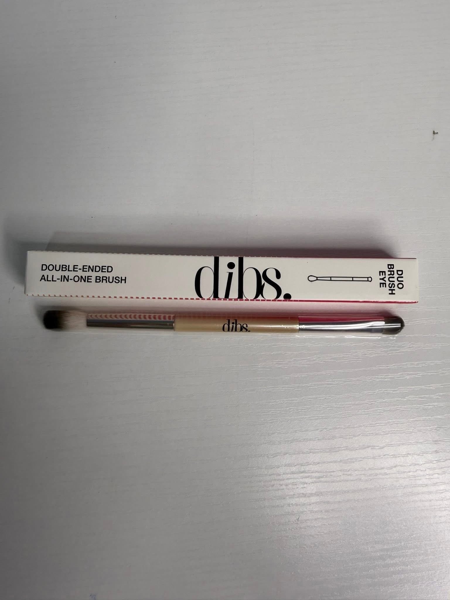 Dibs. Duo Eye Brush