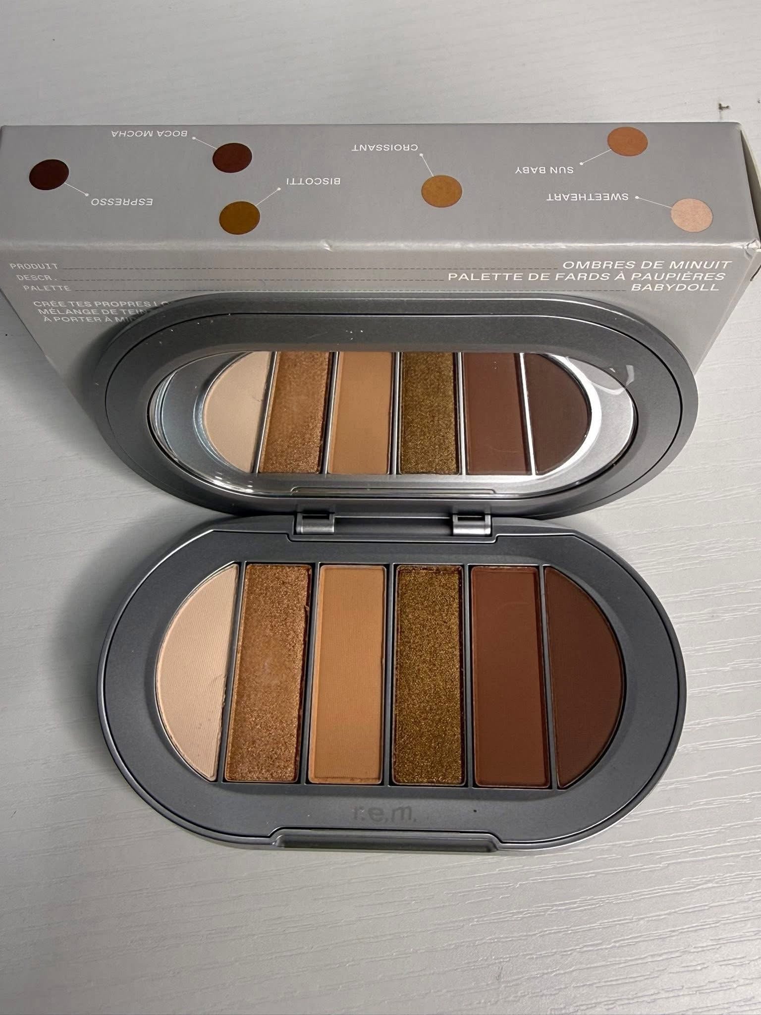 R.E.M Eyeshadow Pallet